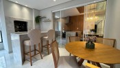 Lindo apartamento showroom na Meia Praia