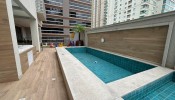 Lindo apartamento showroom na Meia Praia