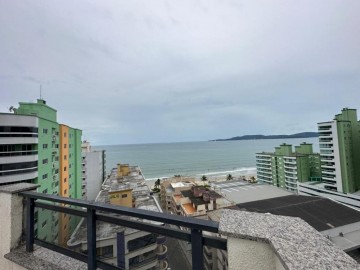 Cobertura em Meia Praia, 04 quartos