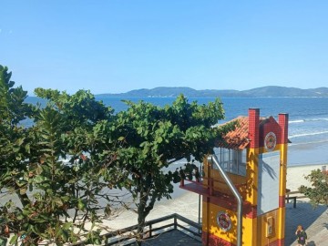 Apartamento Frente mar, 03 su�tes, Meia Praia