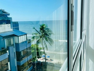 Apartamento Lateral Mar, 04 suites, Meia Praia