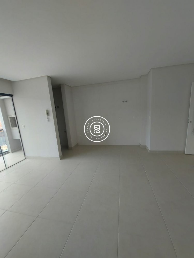 Apartamento com 02 dormitrios no Morretes