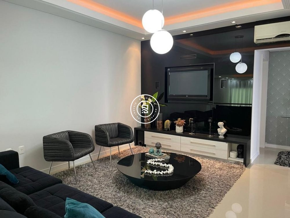 Apto mobiliado e decorado a 300m do Mar