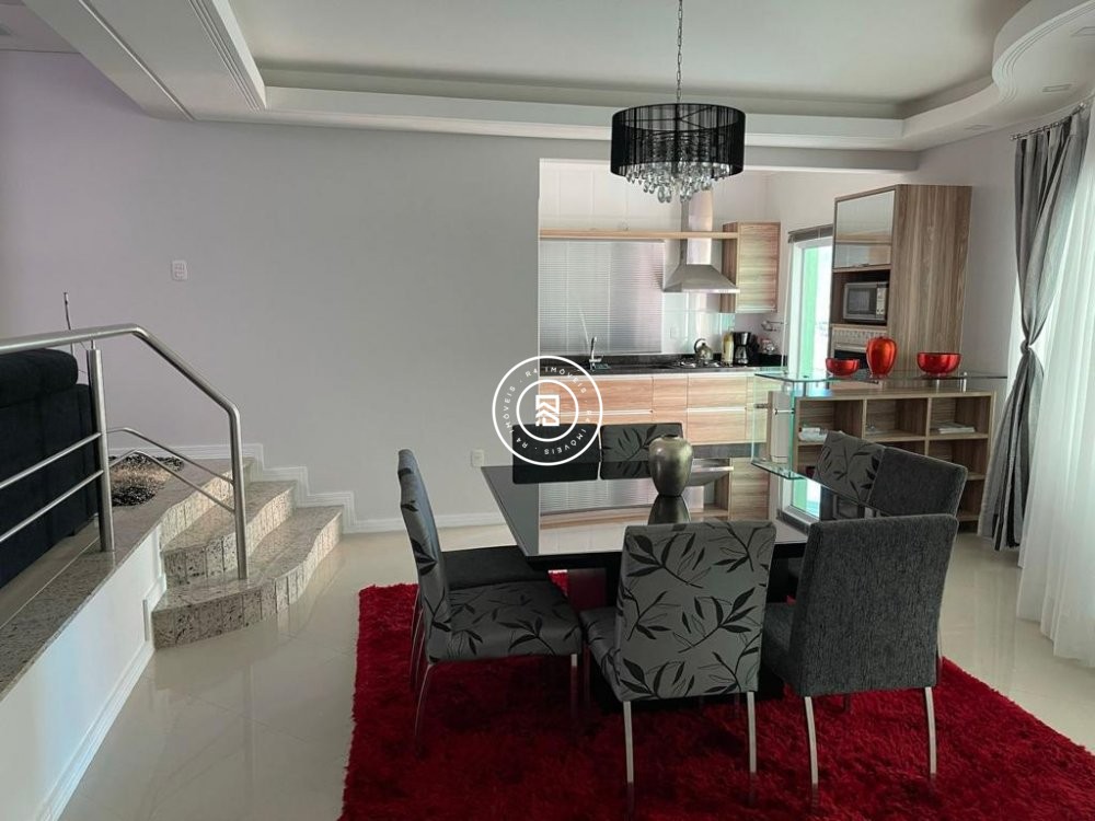 Apto mobiliado e decorado a 300m do Mar