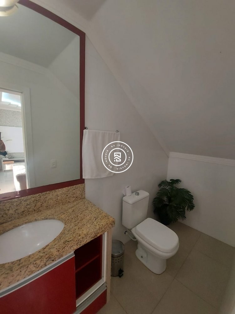 CASA COM 03 SUTES, MOBILIADA E DECORADA