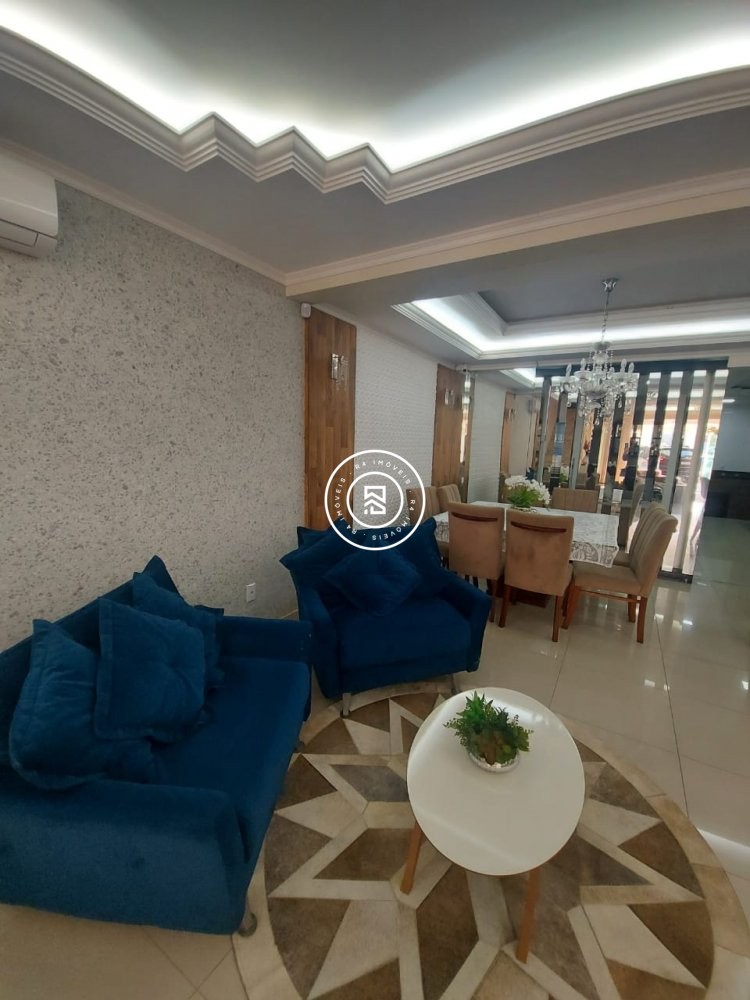 CASA COM 03 SUTES, MOBILIADA E DECORADA