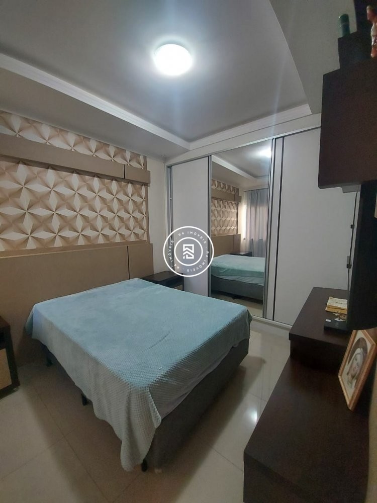 CASA COM 03 SUTES, MOBILIADA E DECORADA