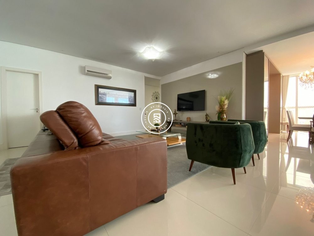 Apto mobiliado e decorado a 300m do Mar