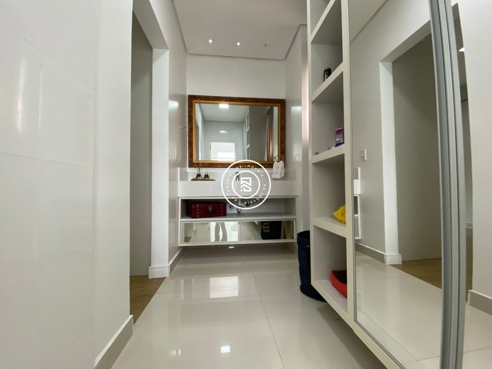 Apto mobiliado e decorado a 300m do Mar