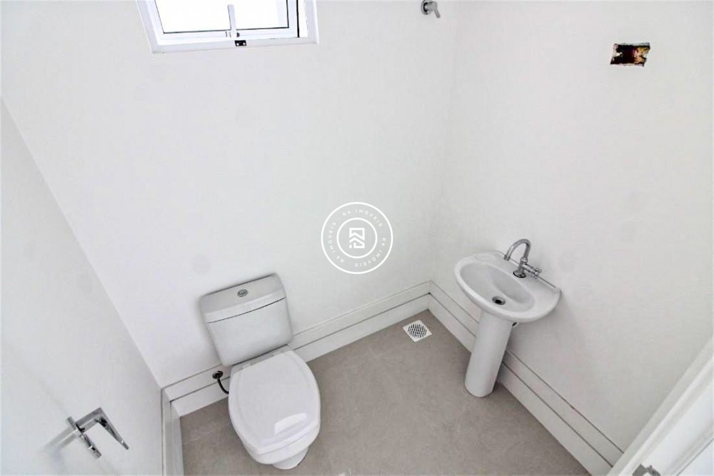 P� NA AREIA COM TR�S SU�TES