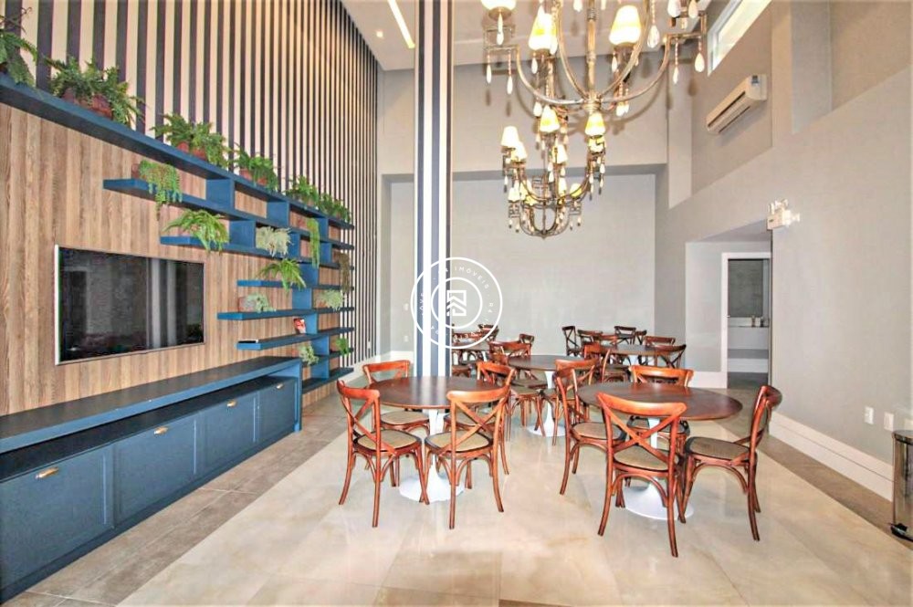 P� NA AREIA COM TR�S SU�TES