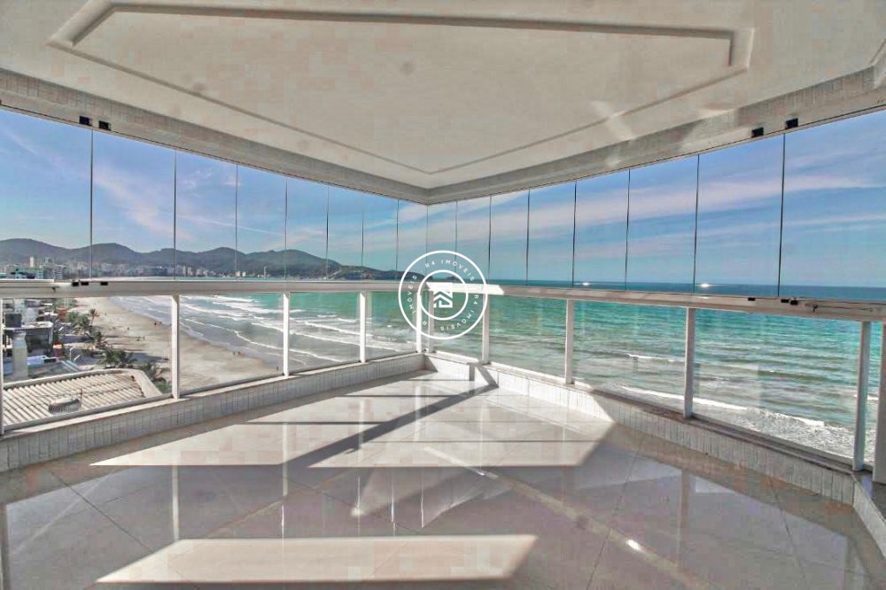 P� NA AREIA COM TR�S SU�TES