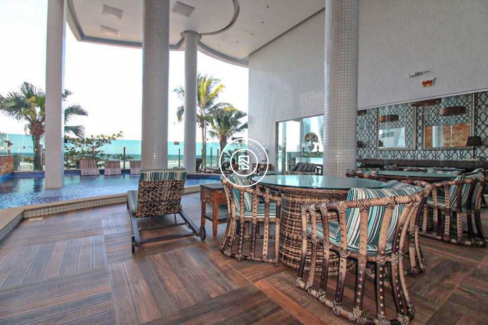 P� NA AREIA COM TR�S SU�TES