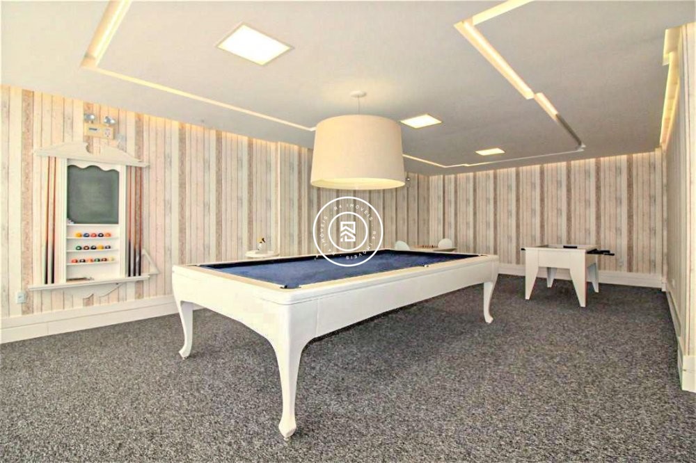 P� NA AREIA COM TR�S SU�TES