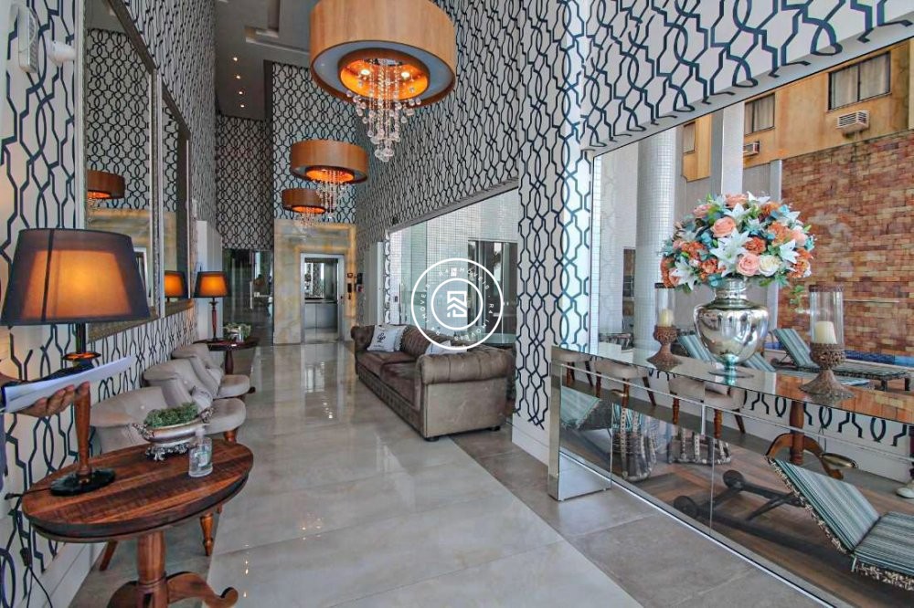 P� NA AREIA COM TR�S SU�TES