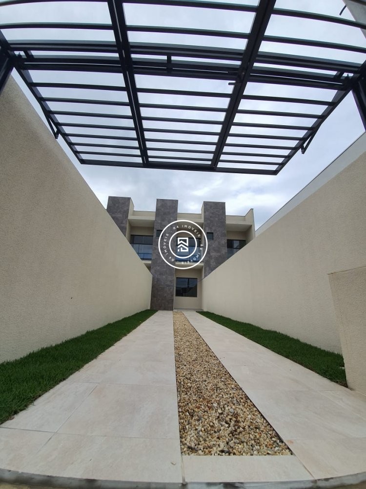 Sobrado Novo em Cambori