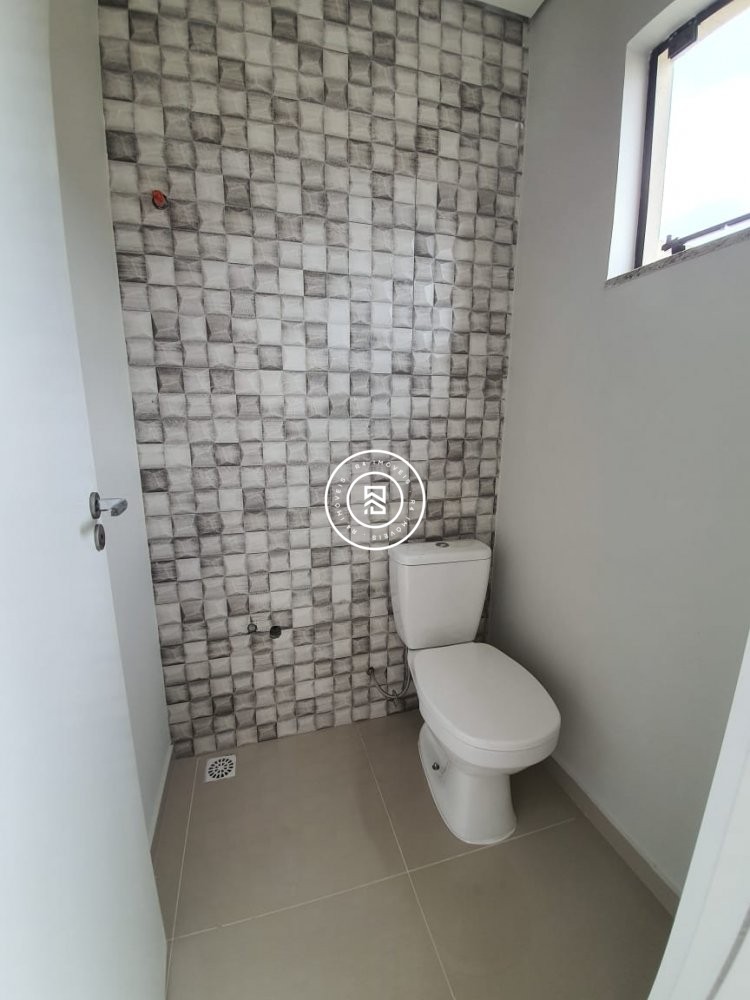 Sobrado Novo em Cambori