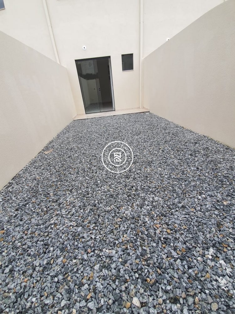 Sobrado Novo em Cambori