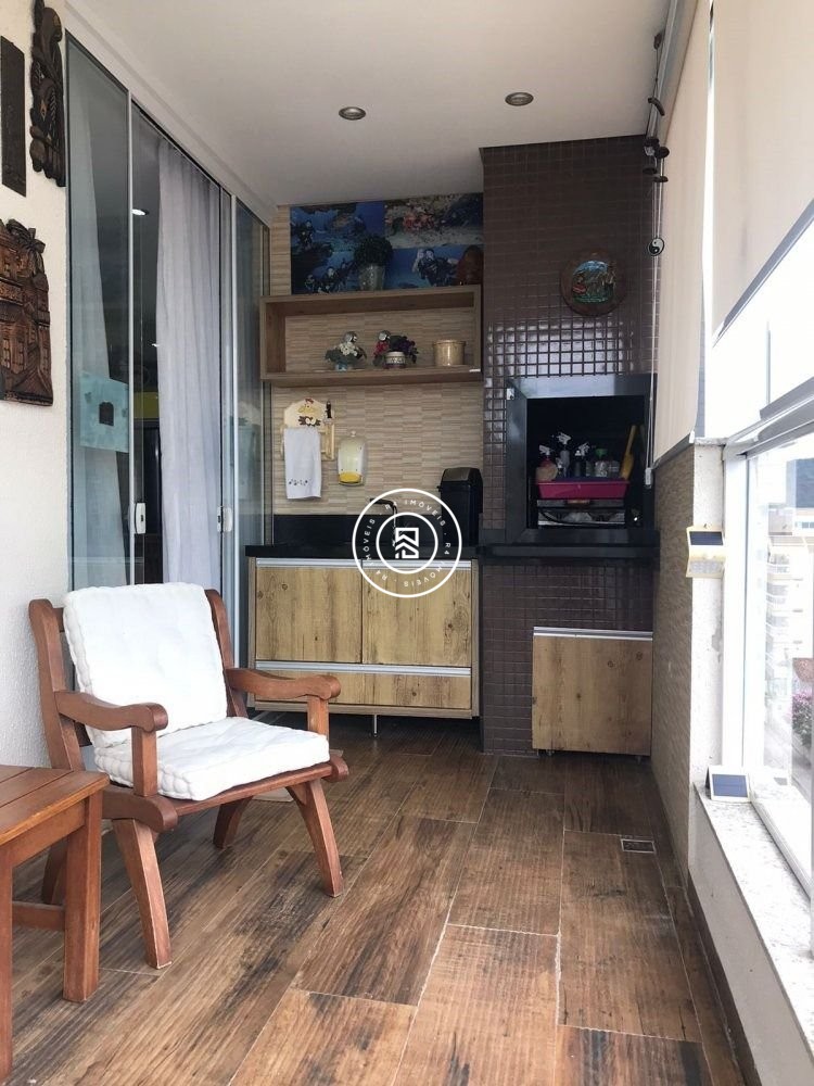 Cobertura com terra�o em Bombinhas