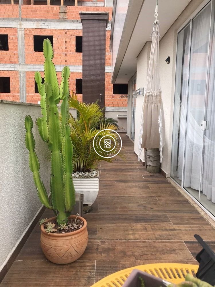 Cobertura com terra�o em Bombinhas