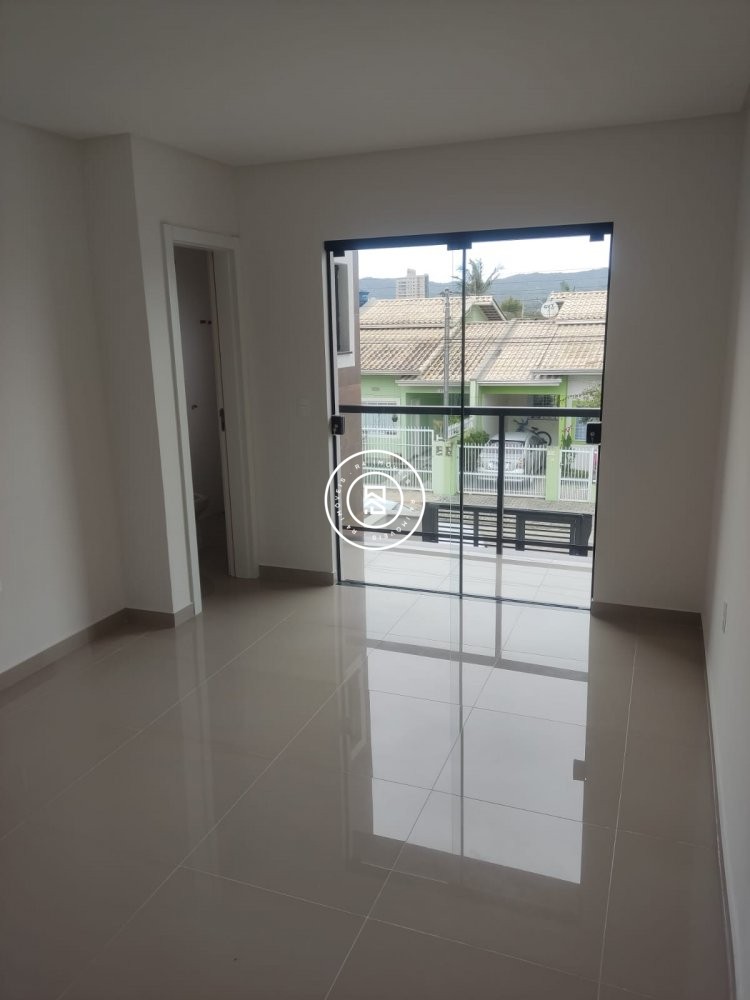 Sobrado novo no Perequ