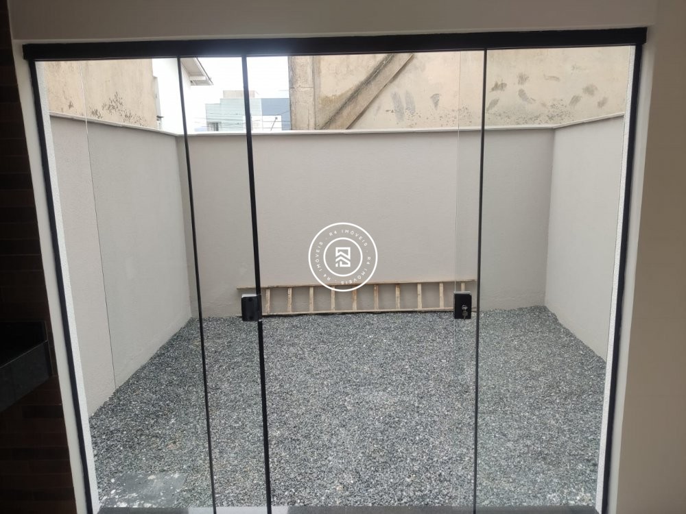 Sobrado novo no Perequ