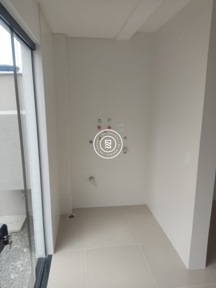 Sobrado novo no Perequ