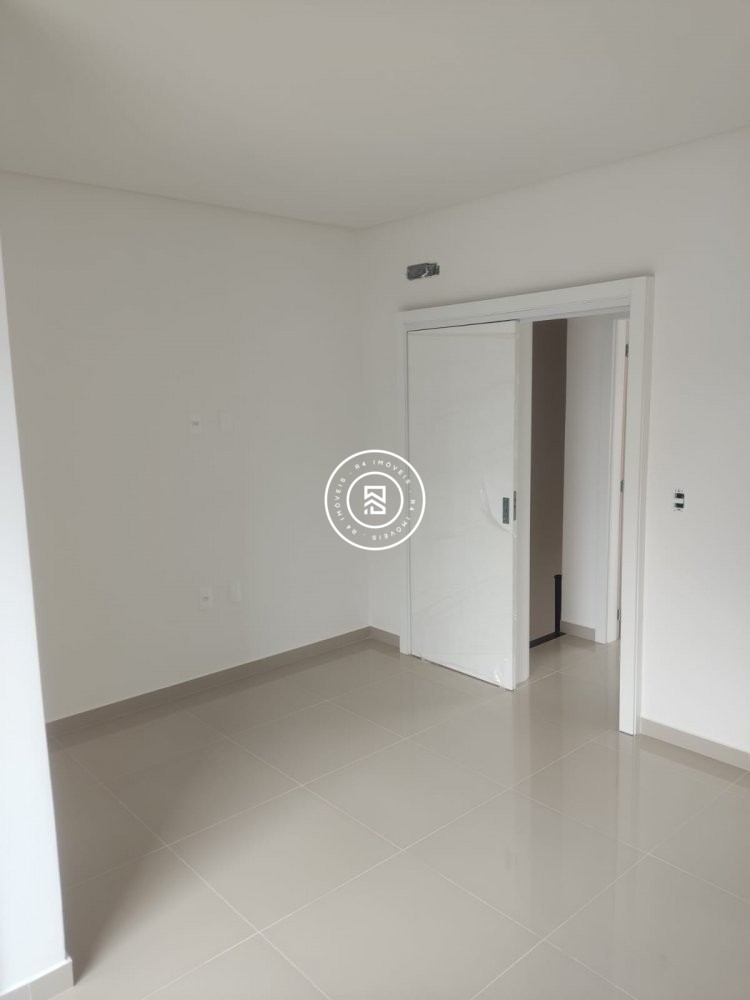 Sobrado novo no Perequ