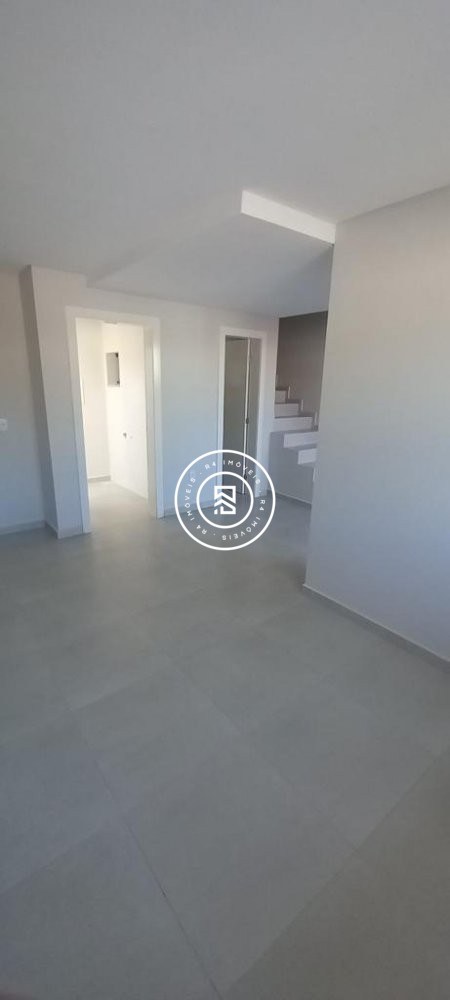 Sobrado novo no Alto So Bento