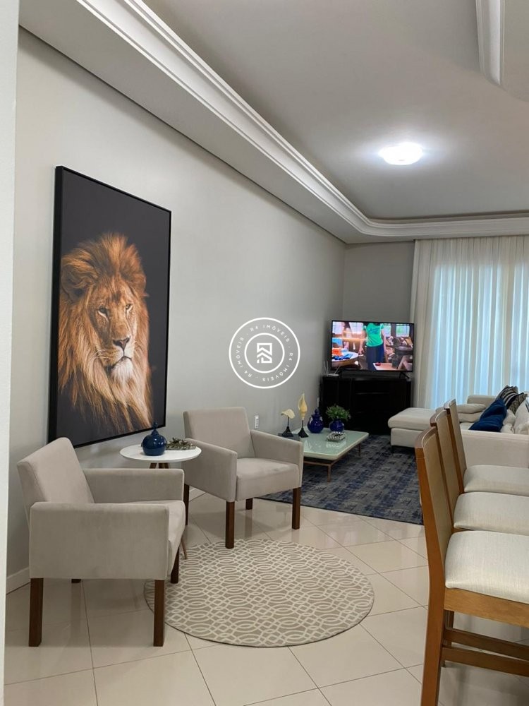 Apartamento mobiliado frente avenida