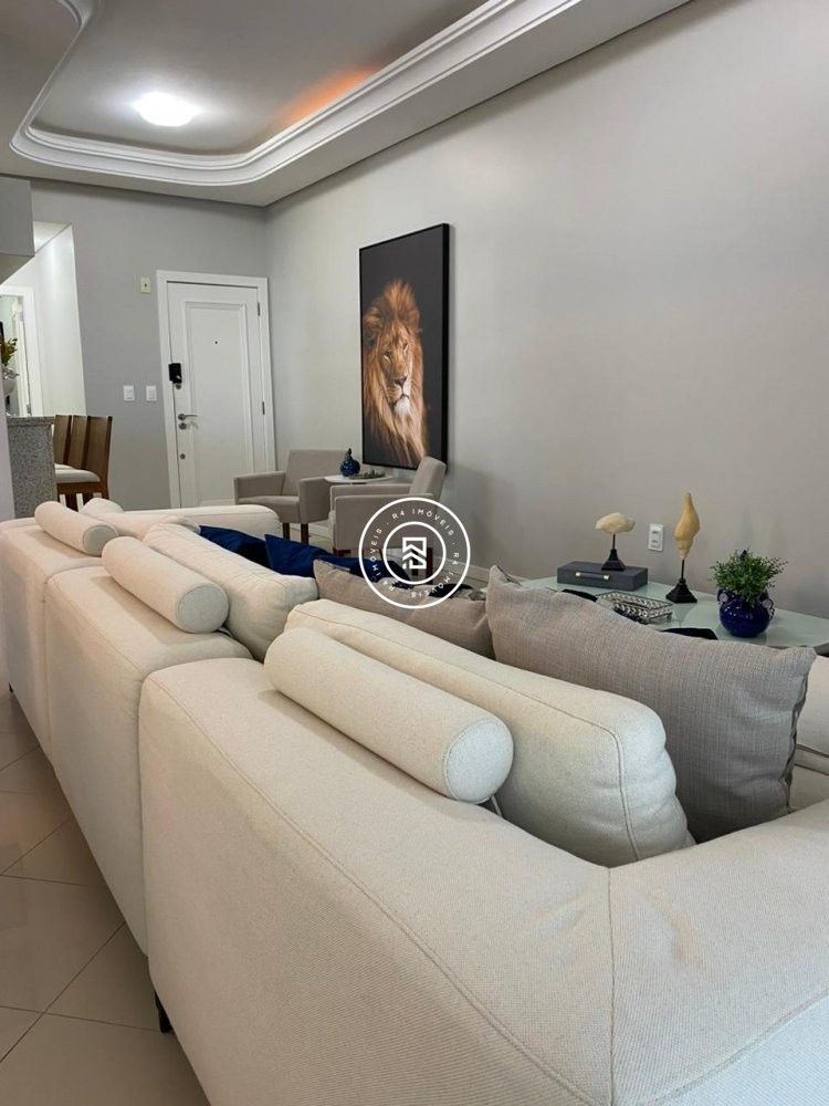 Apartamento mobiliado frente avenida