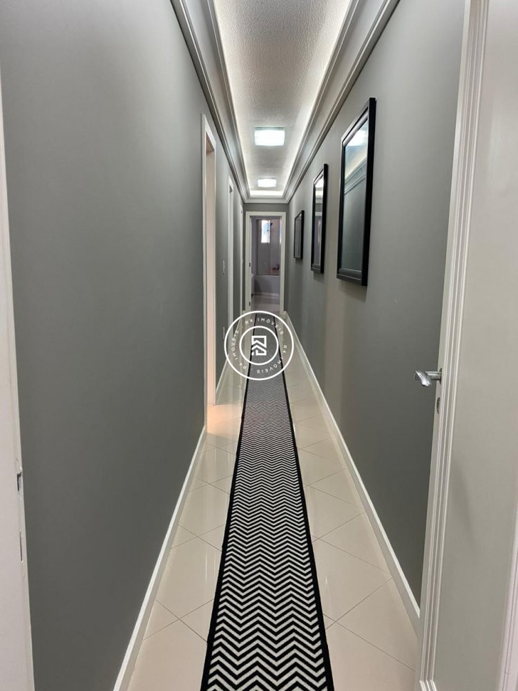 Apartamento mobiliado frente avenida