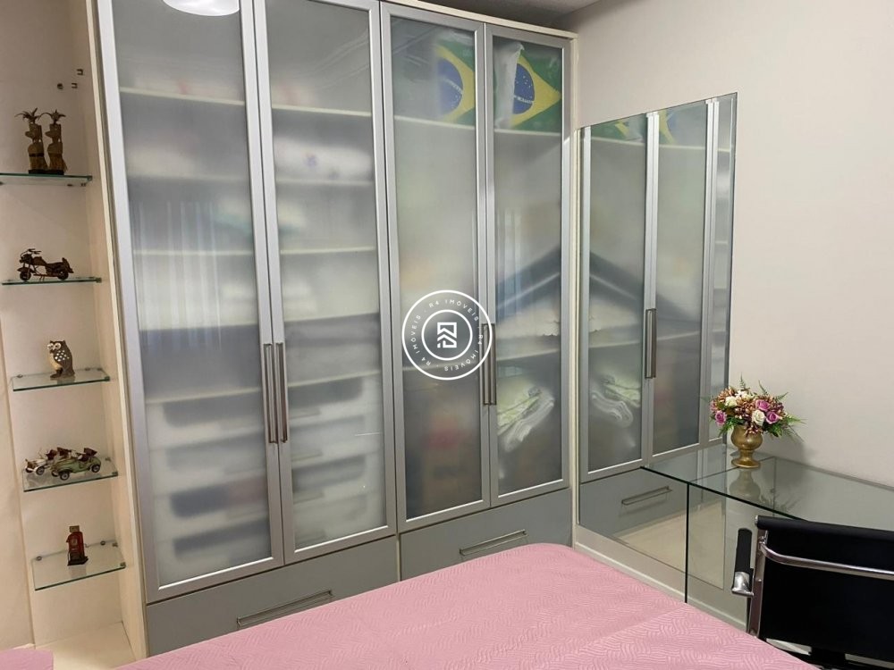 Apartamento mobiliado frente avenida