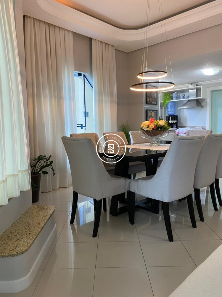 Apartamento mobiliado frente avenida