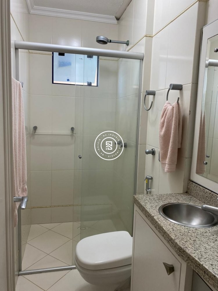 Apartamento mobiliado frente avenida