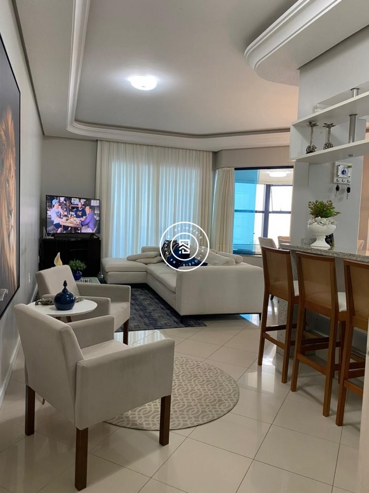 Apartamento mobiliado frente avenida