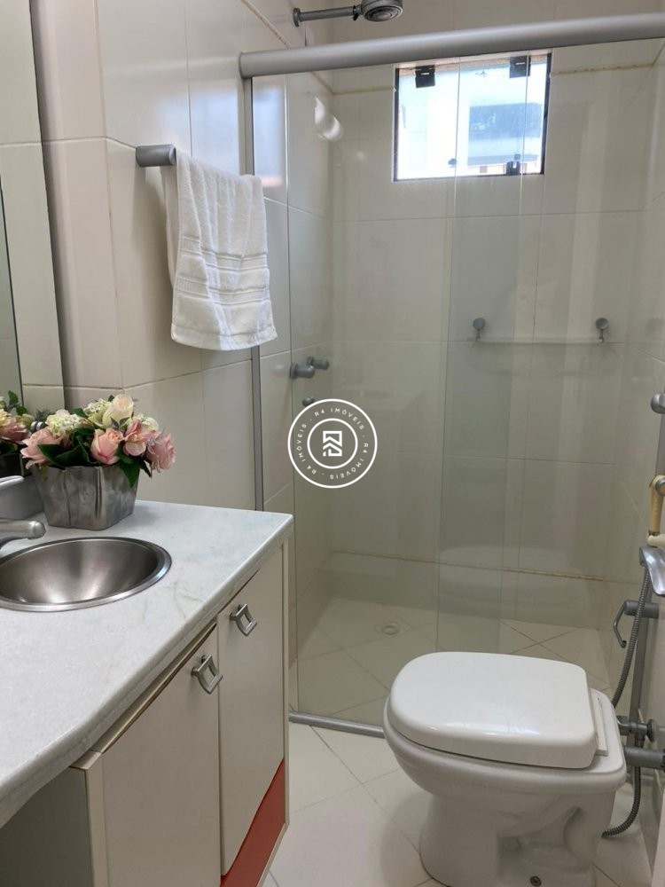 Apartamento mobiliado frente avenida