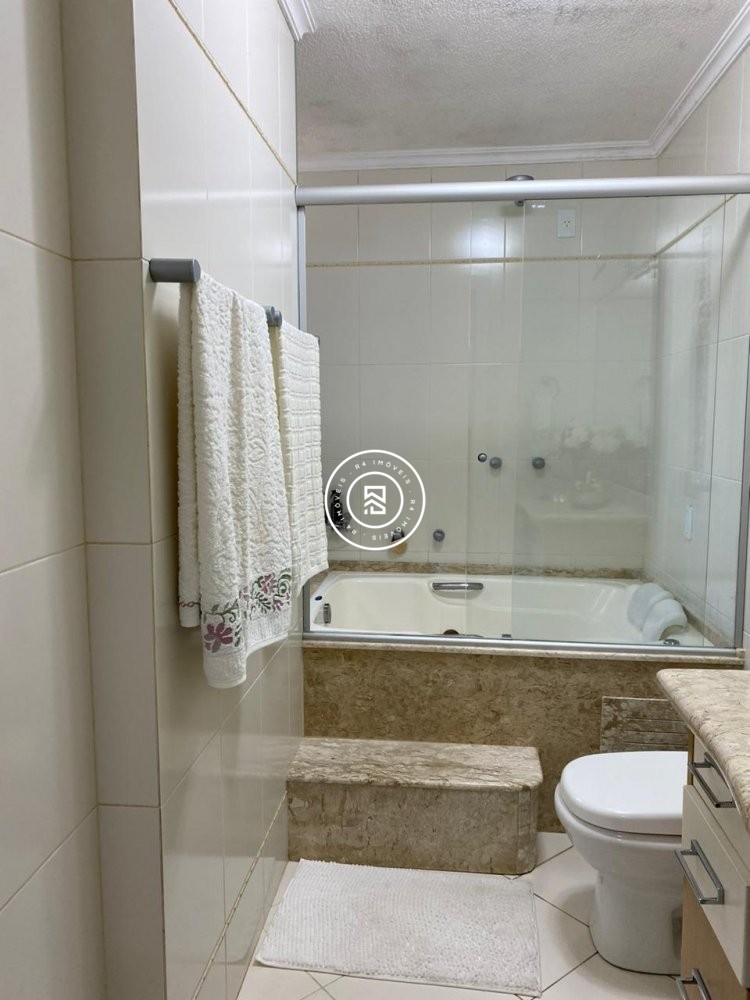 Apartamento mobiliado frente avenida