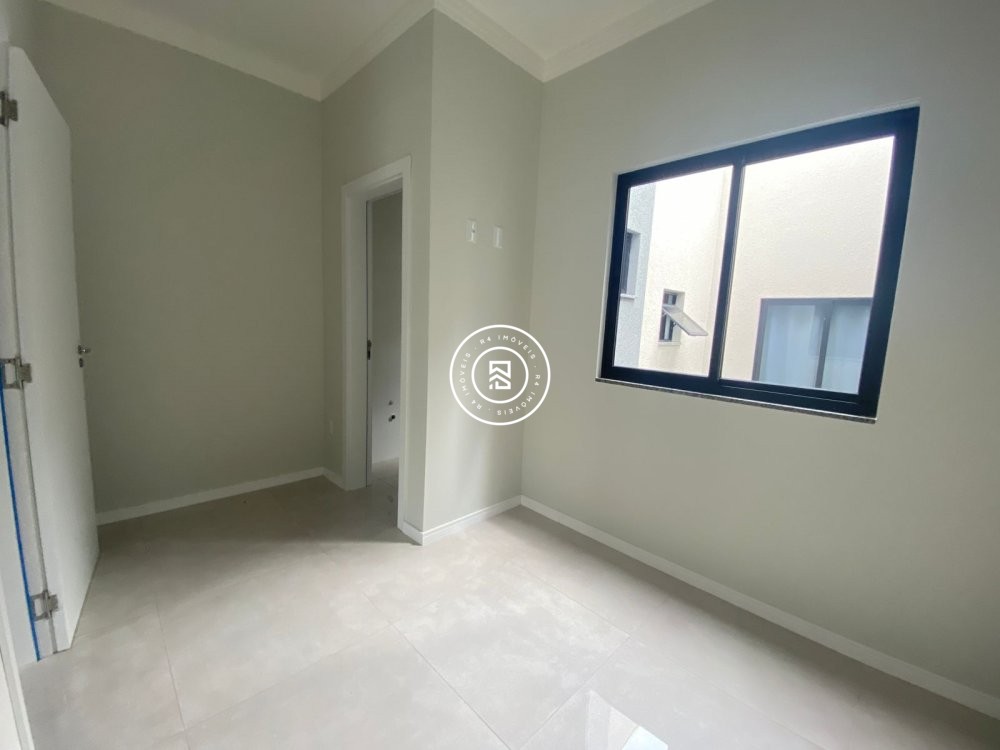 Sobrado novo no Alto Perequ