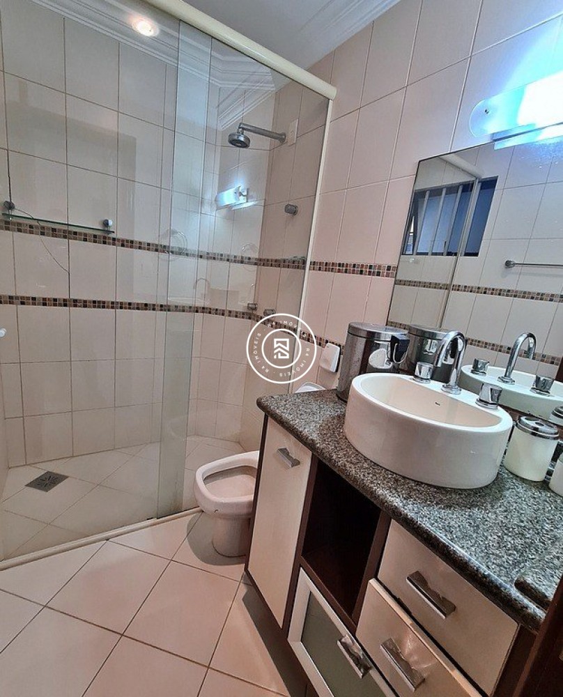 Apartamento Frente Mar 04 Dormit�rios, 02 vagas