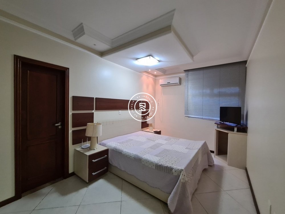 Apartamento Frente Mar 04 Dormit�rios, 02 vagas