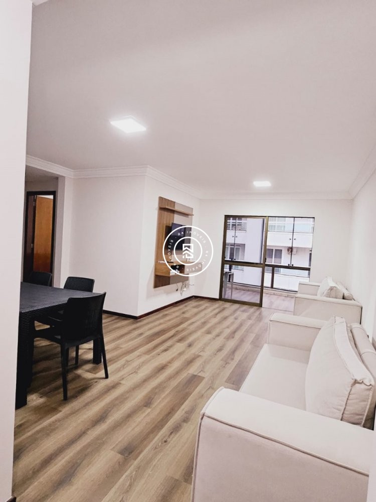 Cobertura Quadra Mar, 03 dormit�rios Meia Praia