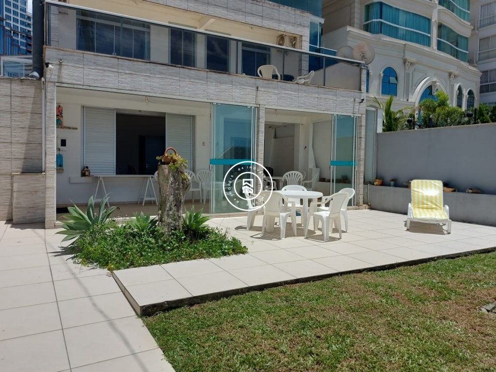 Casa Frente Mar Centro Itapema