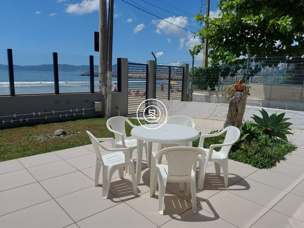 Casa Frente Mar Centro Itapema