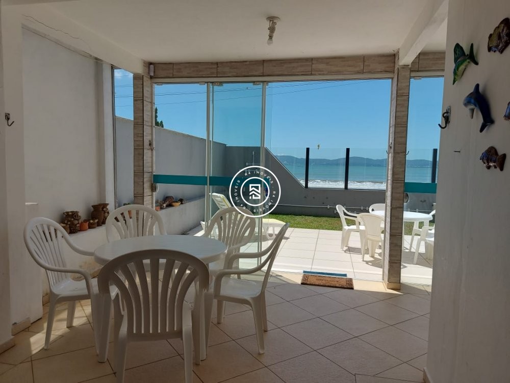 Casa Frente Mar Centro Itapema