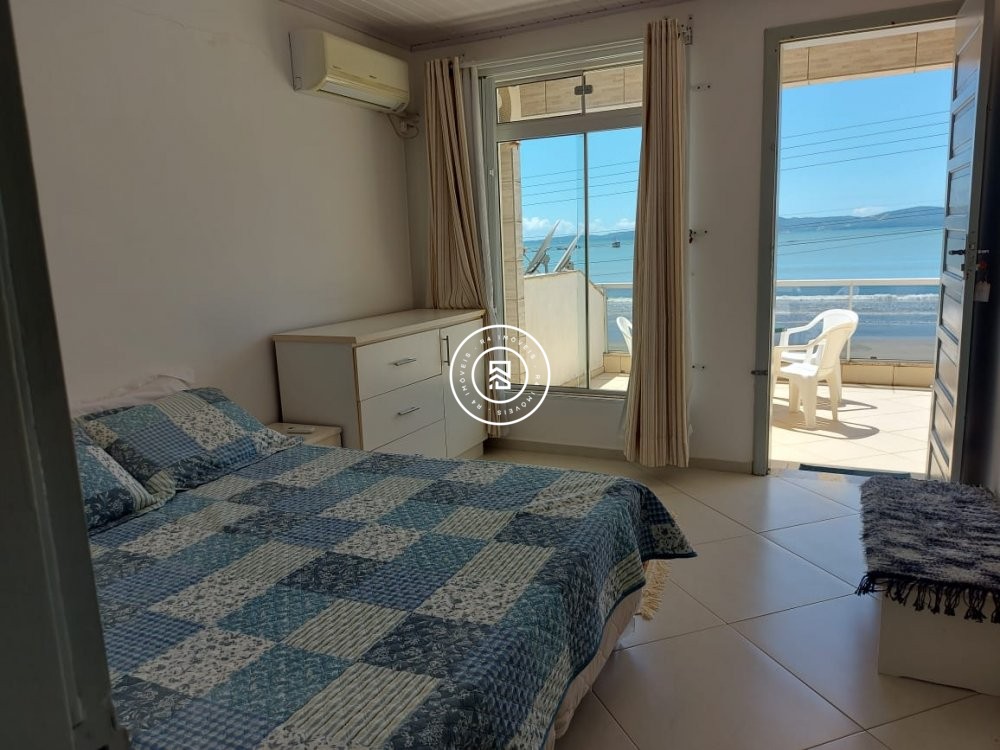 Casa Frente Mar Centro Itapema