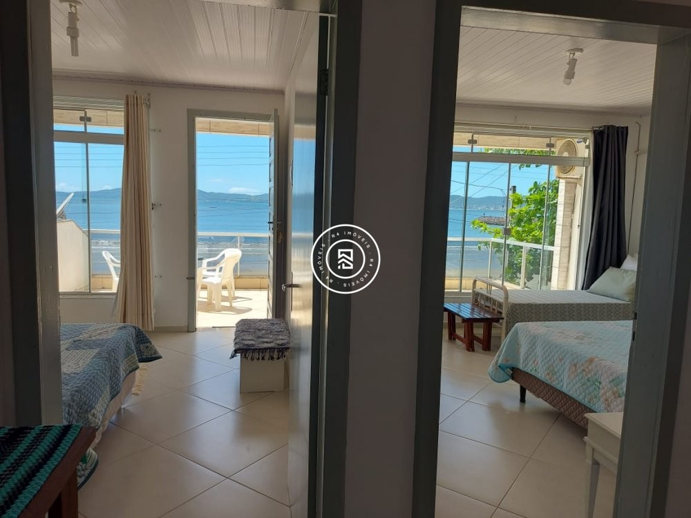 Casa Frente Mar Centro Itapema