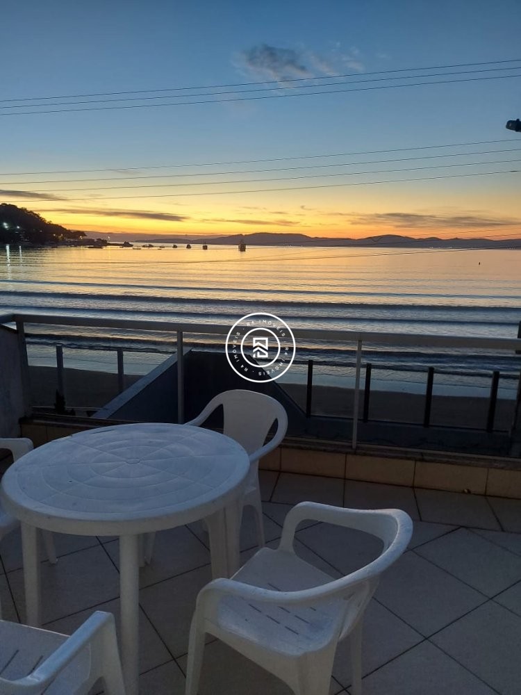 Casa Frente Mar Centro Itapema