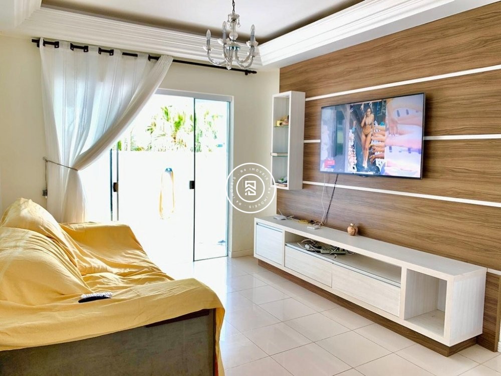 Casa com Piscina no Centro de Itapema SC