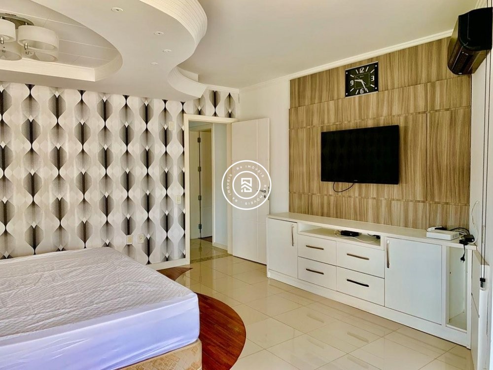 Casa com Piscina no Centro de Itapema SC